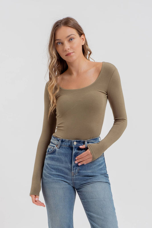 SEAMLESS SCOOP NECK LONG SLEEVE KNIT BODYSUIT: OLIVE