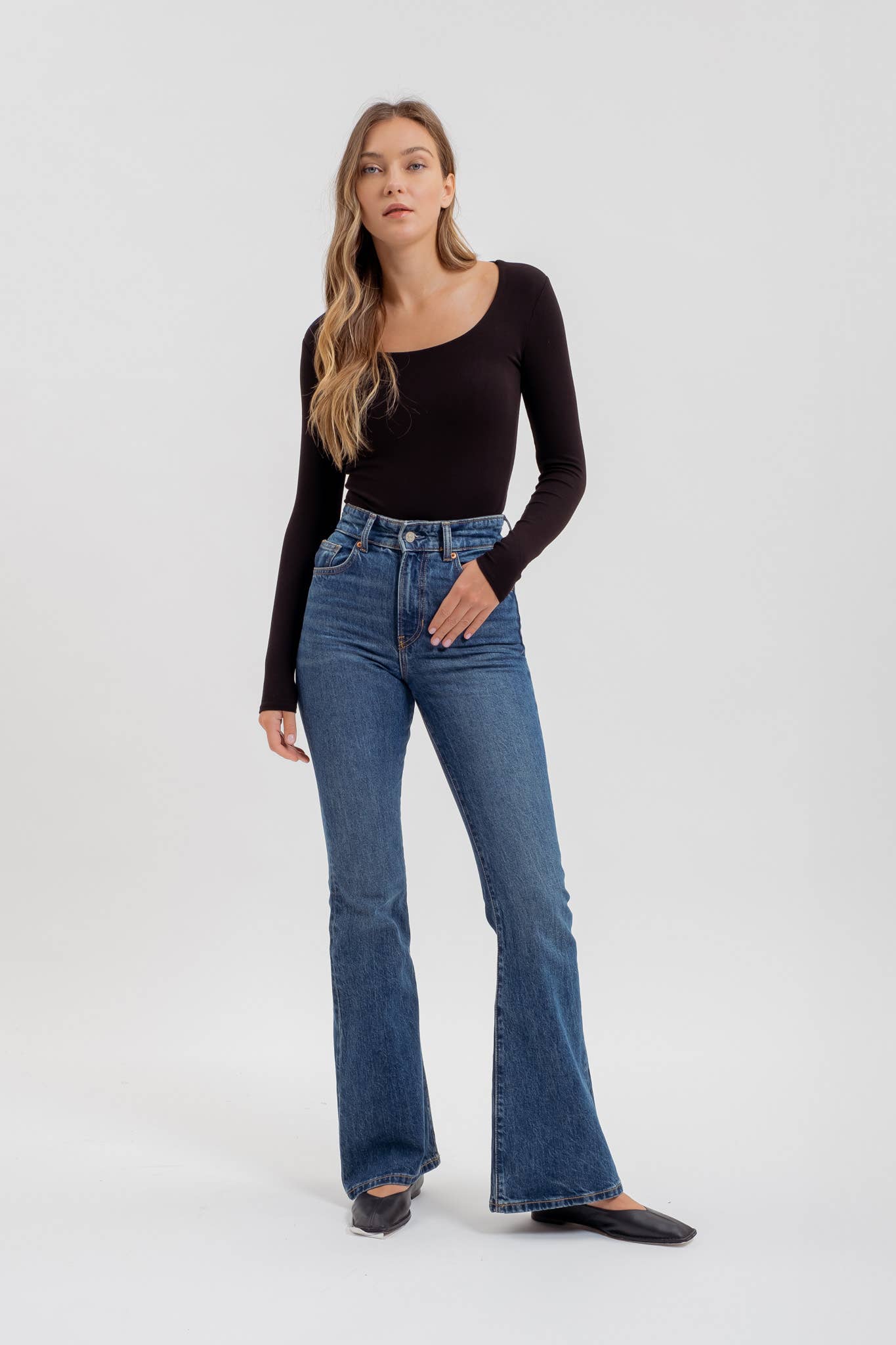 SEAMLESS SCOOP NECK LONG SLEEVE KNIT BODYSUIT: OLIVE