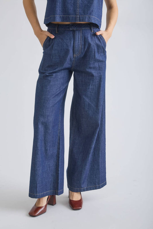 HIGH WAIST PLEATED WIDE LEG DENIM PANTS: DARK DENIM