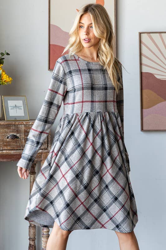 LONG SLEEVE PLAID PLINT DRESS WITH SHIRRING: OATMEAL MULTI