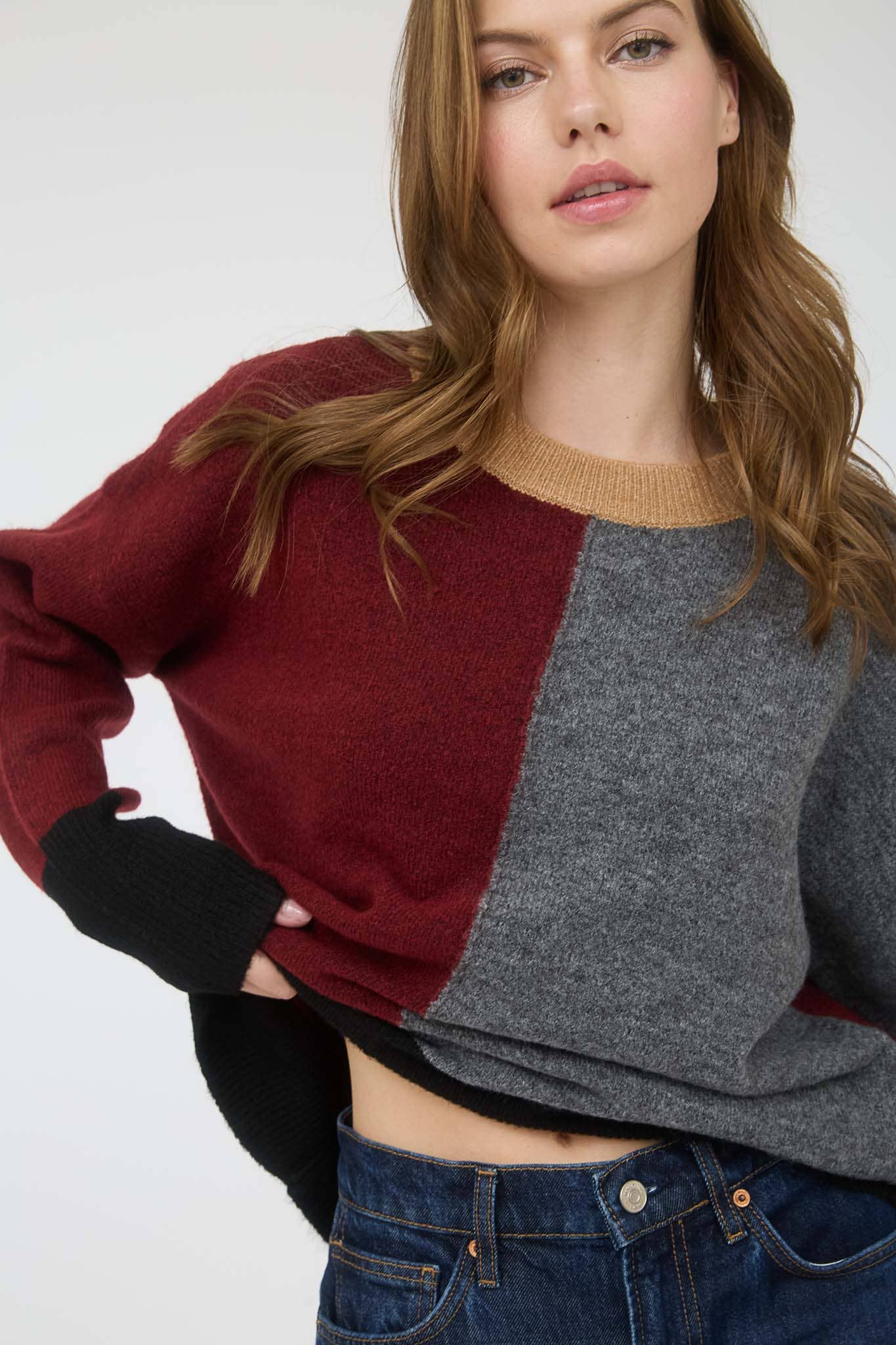 COLORBLOCK FRONT SEAM LONG SLEEVE KNIT SWEATER: RED WOOD MULTI