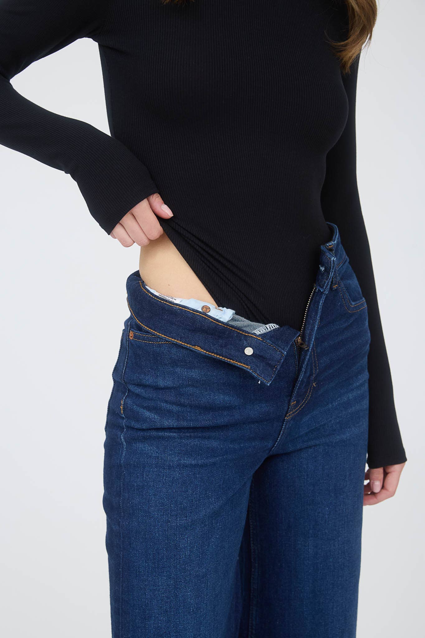 ROUND NECK LONG SLEEVE SWEATER KNIT BODYSUIT: OXBLOOD