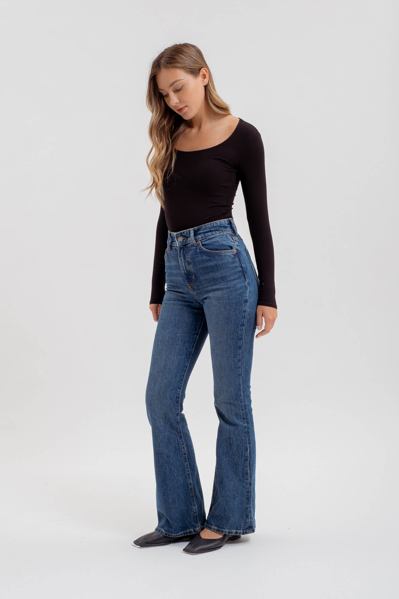SEAMLESS SCOOP NECK LONG SLEEVE KNIT BODYSUIT: OLIVE