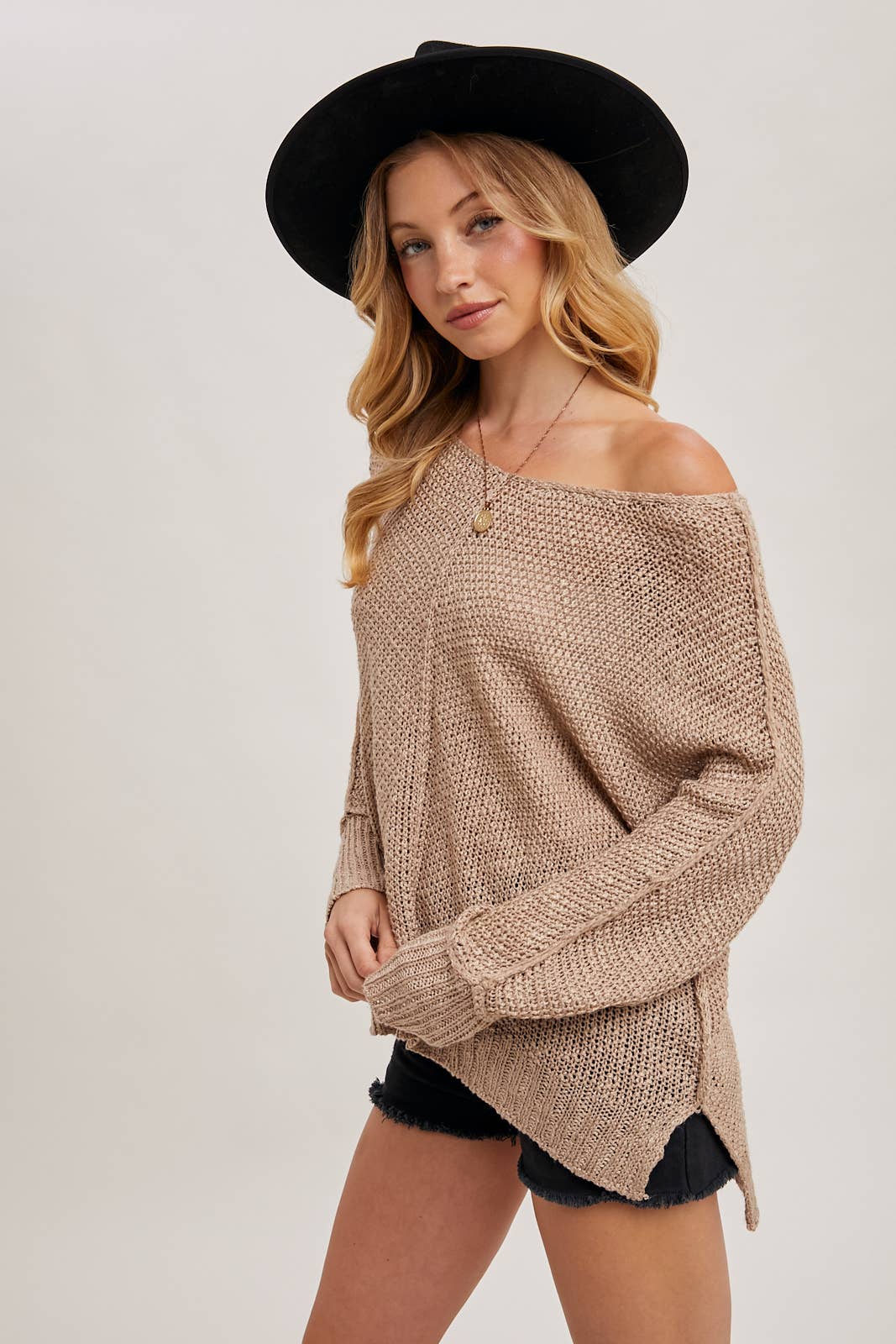 REVERSE SEAM LOOSE FIT SWEATER: TAUPE