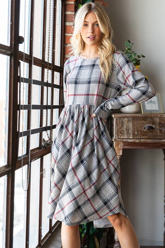 LONG SLEEVE PLAID PLINT DRESS WITH SHIRRING: OATMEAL MULTI