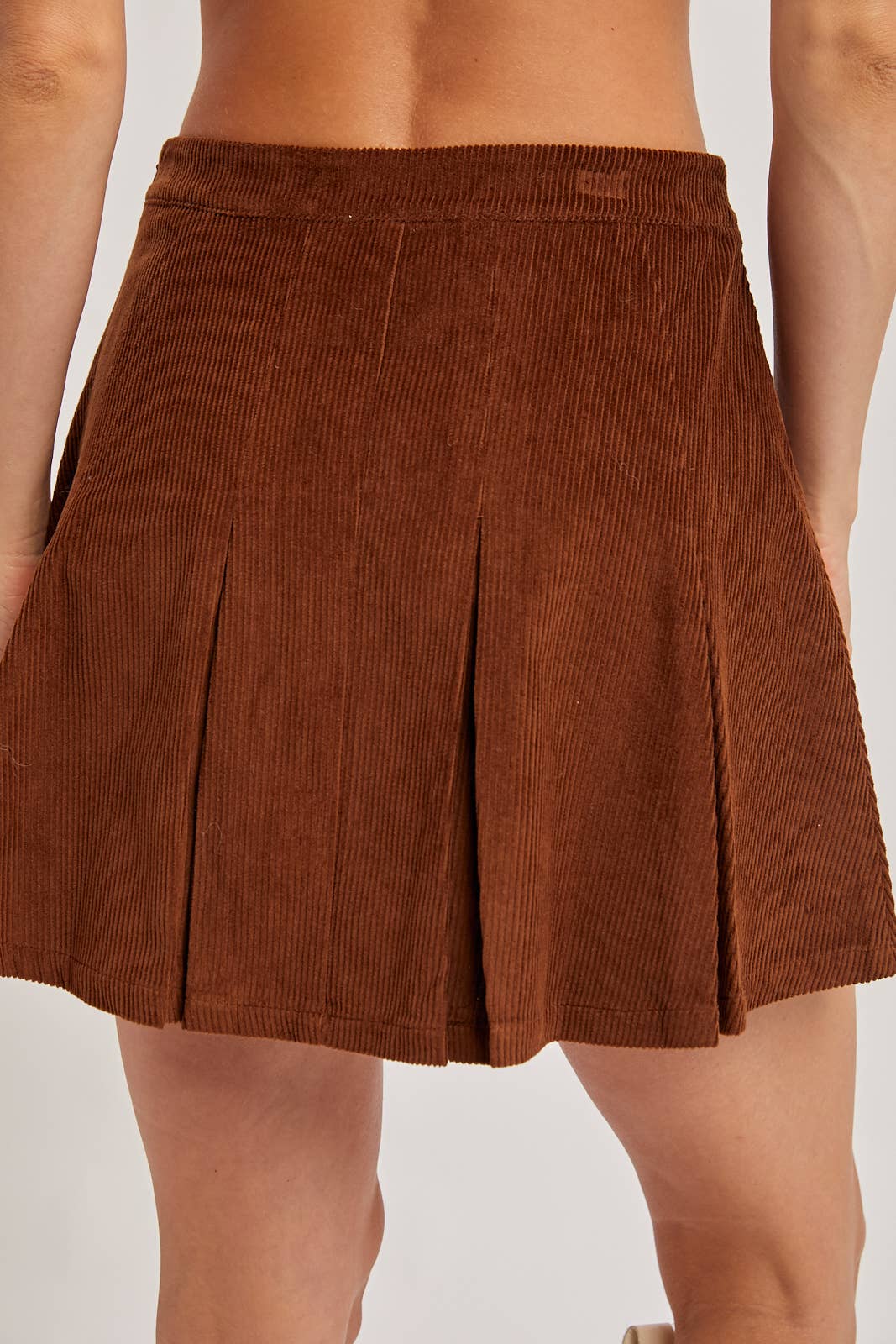 CORDUROY PLEATED MINI SKIRT: Brown