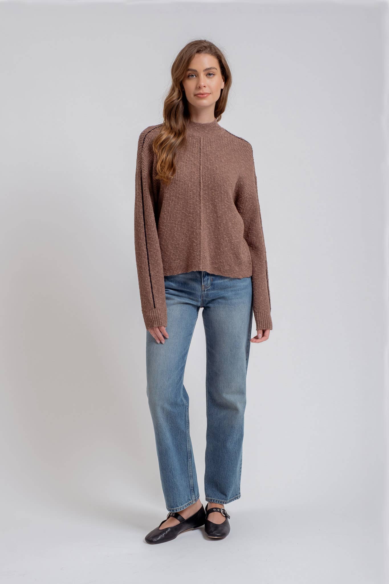 MOCK NECK CONTRAST SEAM SWEATER KNIT PULLOVER: MOCHA