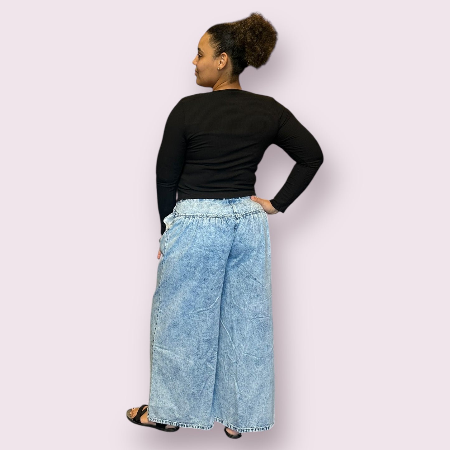 DENIM PLEATED RETRO HIGH-RISE WIDE LEG JEANS: LT.WASH