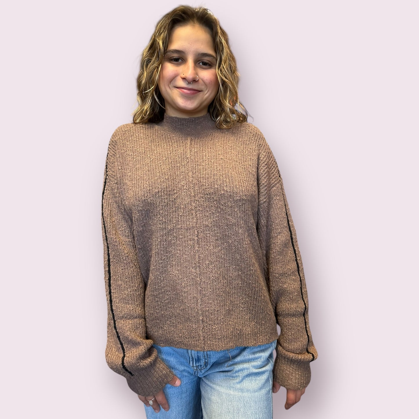 MOCK NECK CONTRAST SEAM SWEATER KNIT PULLOVER: MOCHA