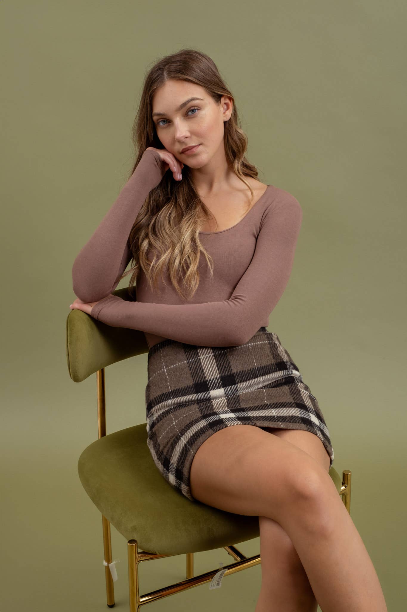 SEAMLESS SCOOP NECK LONG SLEEVE KNIT BODYSUIT: OLIVE
