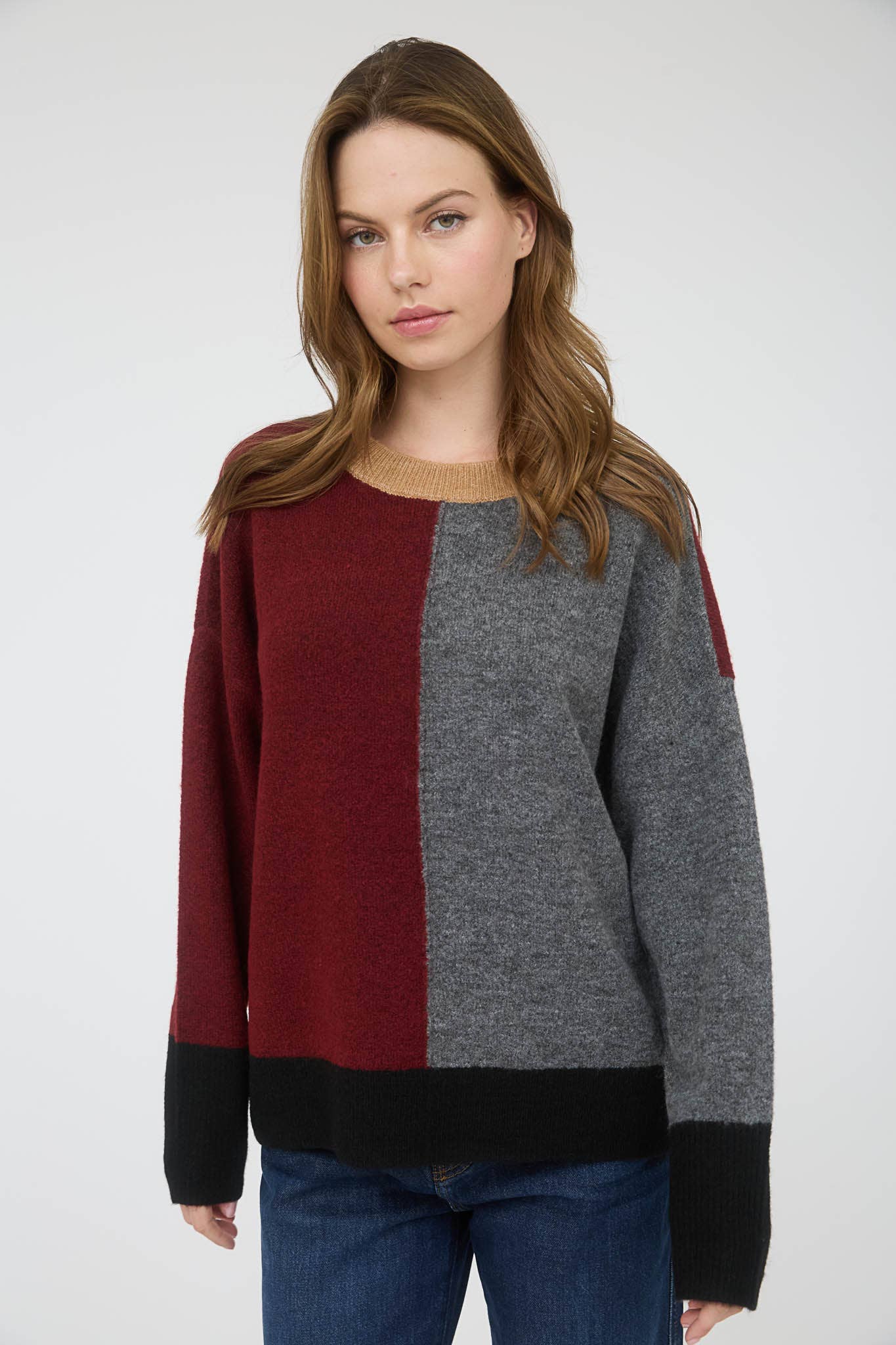 COLORBLOCK FRONT SEAM LONG SLEEVE KNIT SWEATER: RED WOOD MULTI