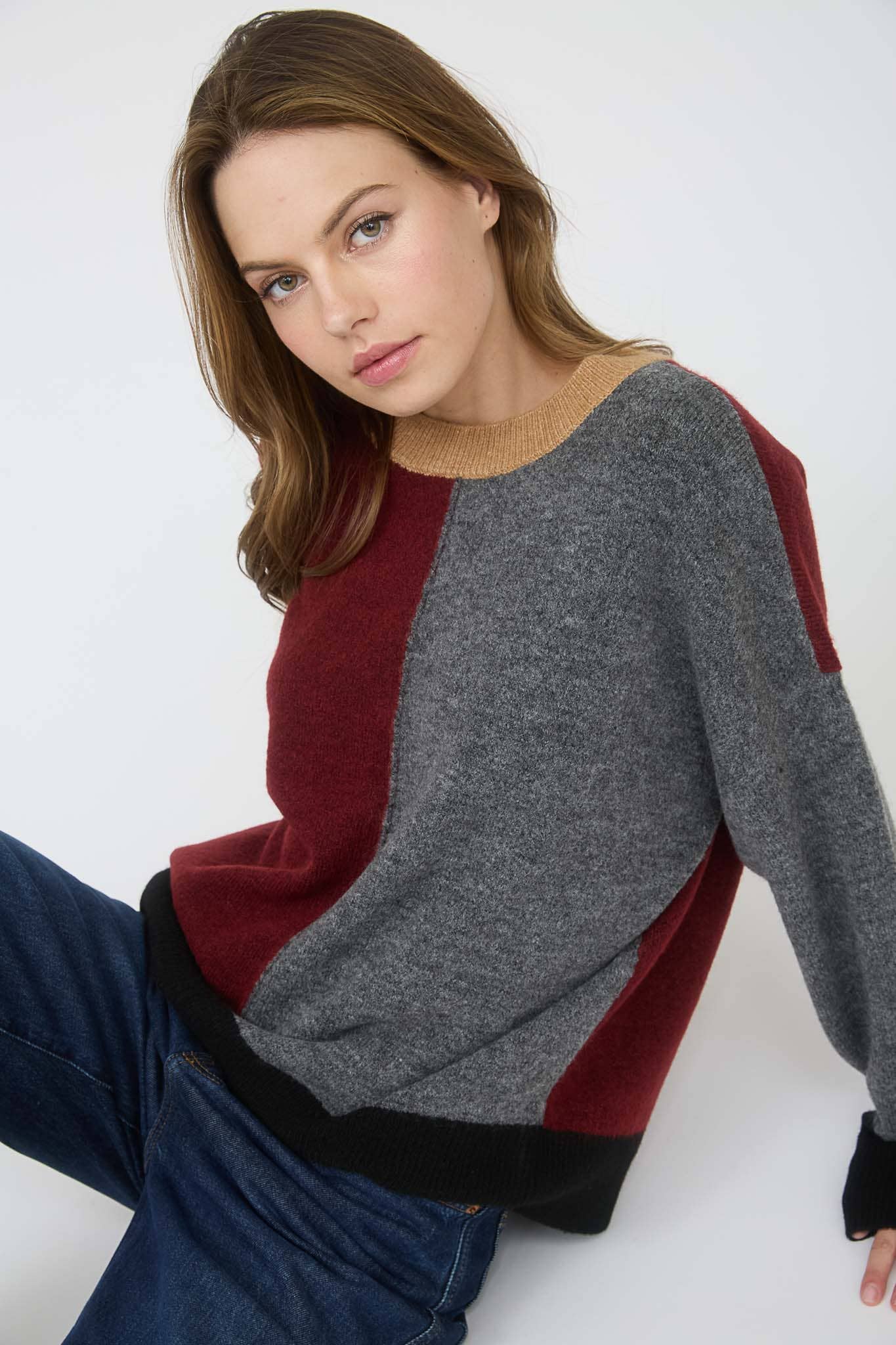 COLORBLOCK FRONT SEAM LONG SLEEVE KNIT SWEATER: RED WOOD MULTI