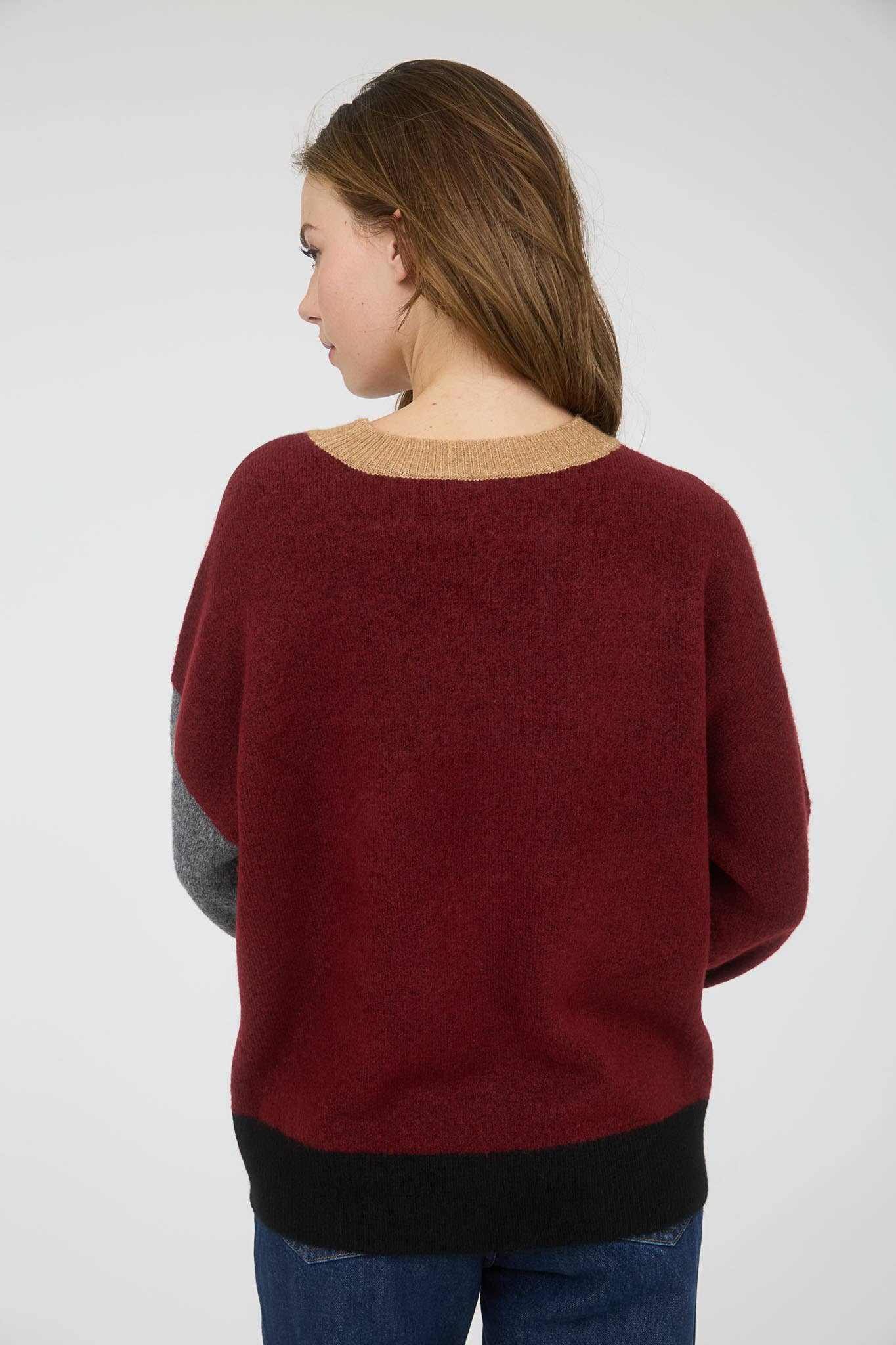 COLORBLOCK FRONT SEAM LONG SLEEVE KNIT SWEATER: RED WOOD MULTI