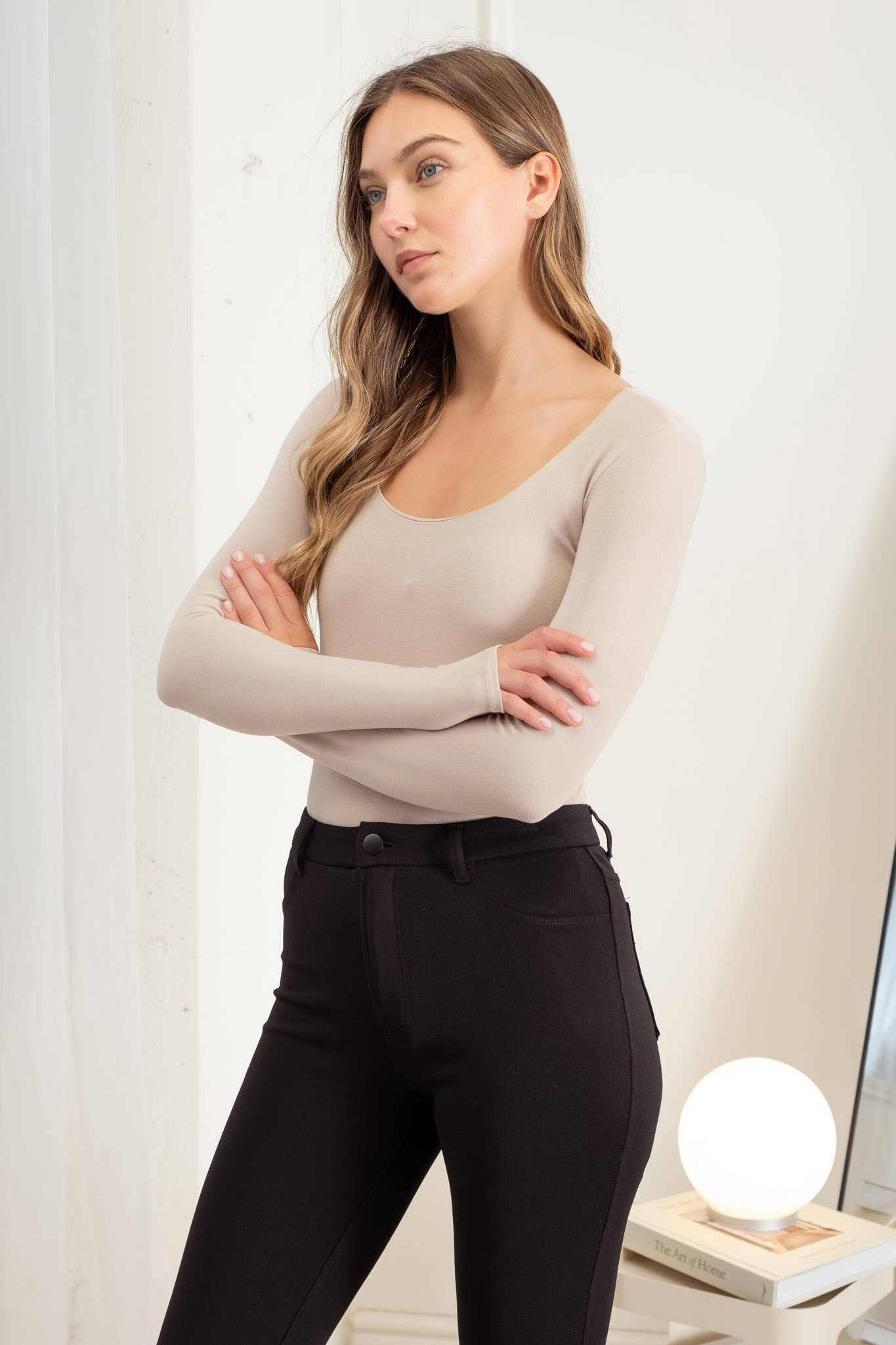 SEAMLESS SCOOP NECK LONG SLEEVE KNIT BODYSUIT: OLIVE