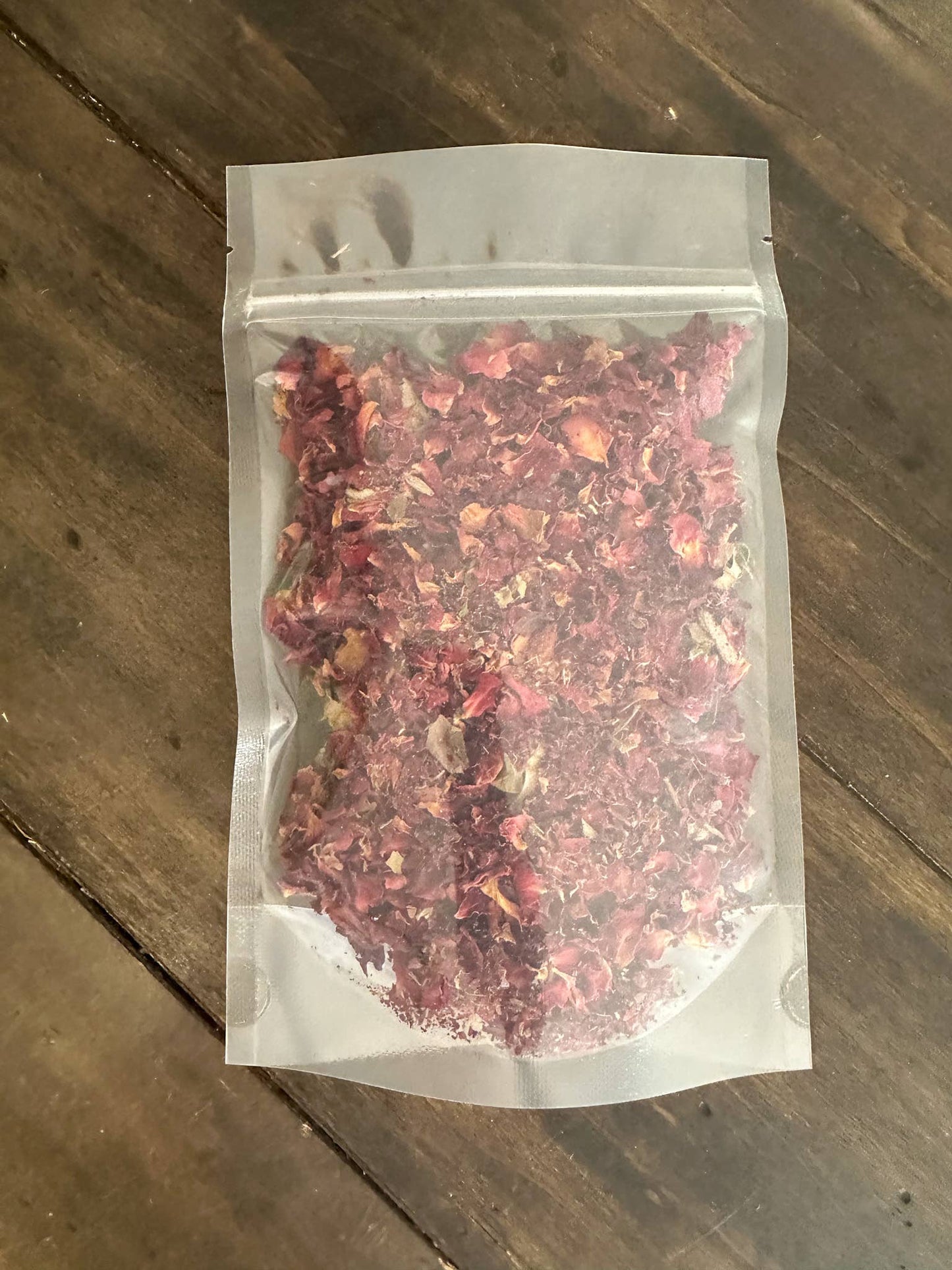 Rose Petals: 8g