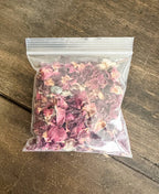 Rose Petals: 8g