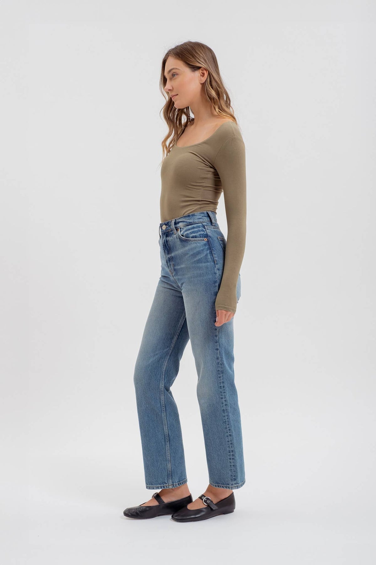 SEAMLESS SCOOP NECK LONG SLEEVE KNIT BODYSUIT: OLIVE