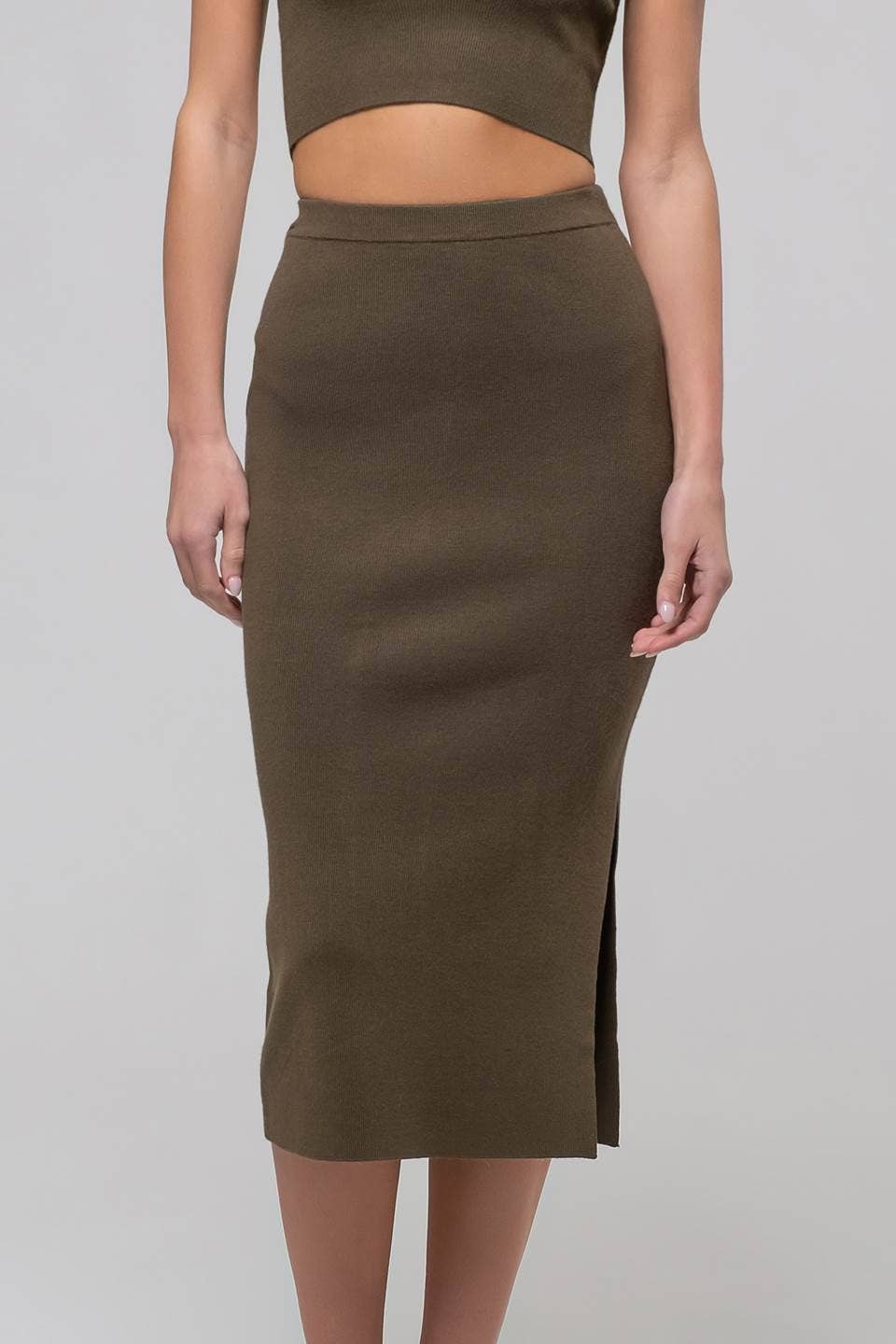 HIGH WAIST SIDE SLIT SWEATER KNIT MIDI SKIRT: OLIVE