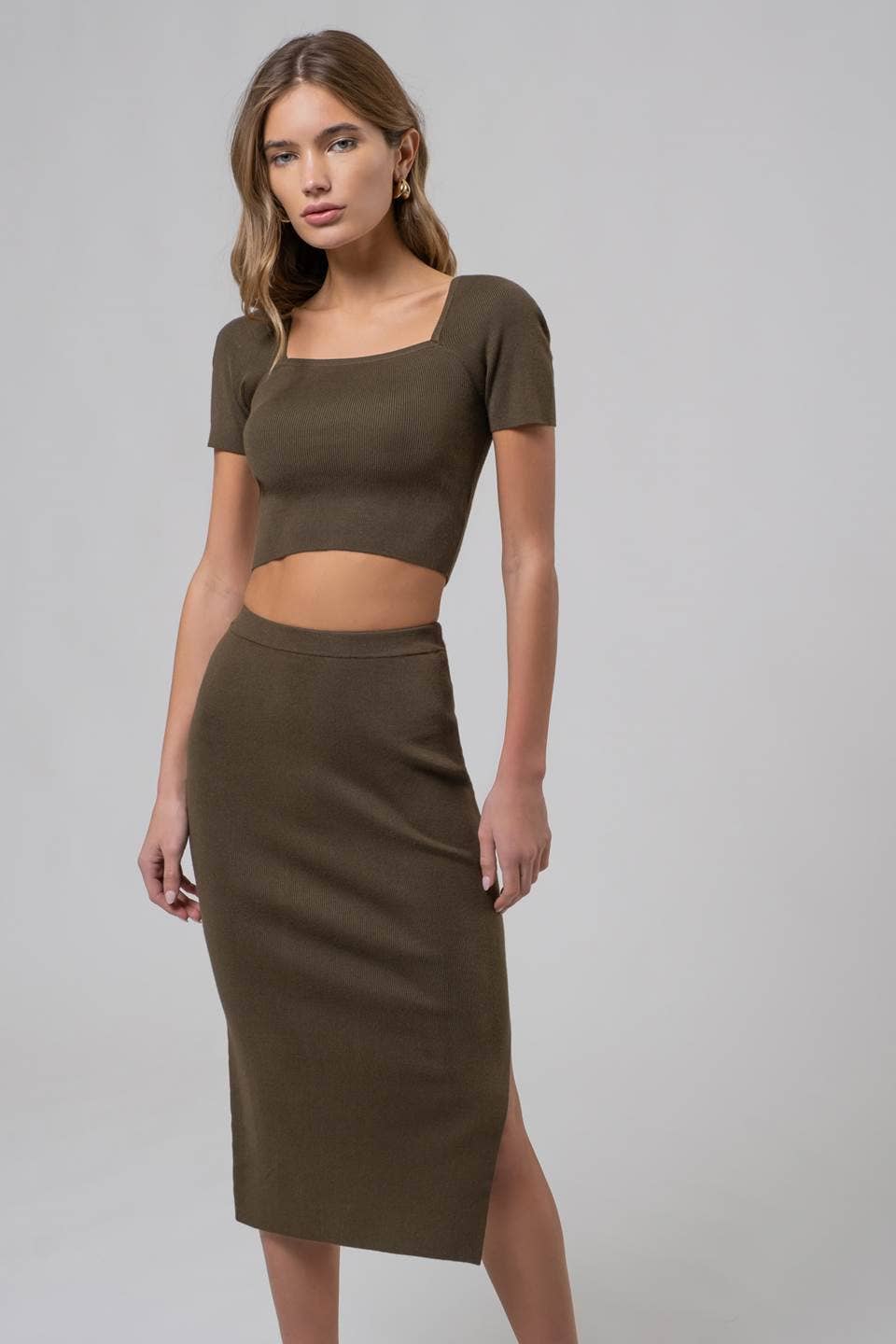 HIGH WAIST SIDE SLIT SWEATER KNIT MIDI SKIRT: OLIVE