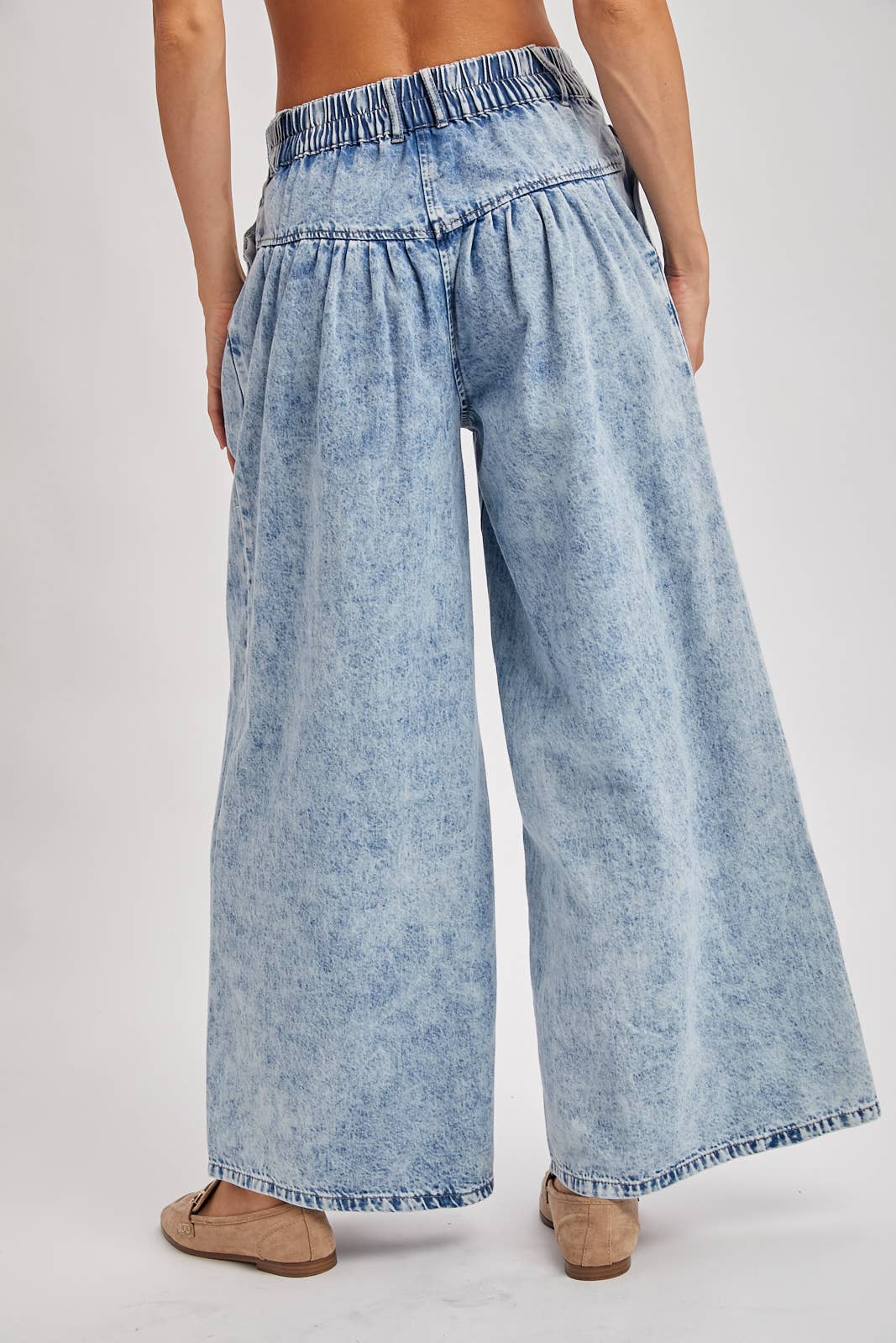 DENIM PLEATED RETRO HIGH-RISE WIDE LEG JEANS: LT.WASH