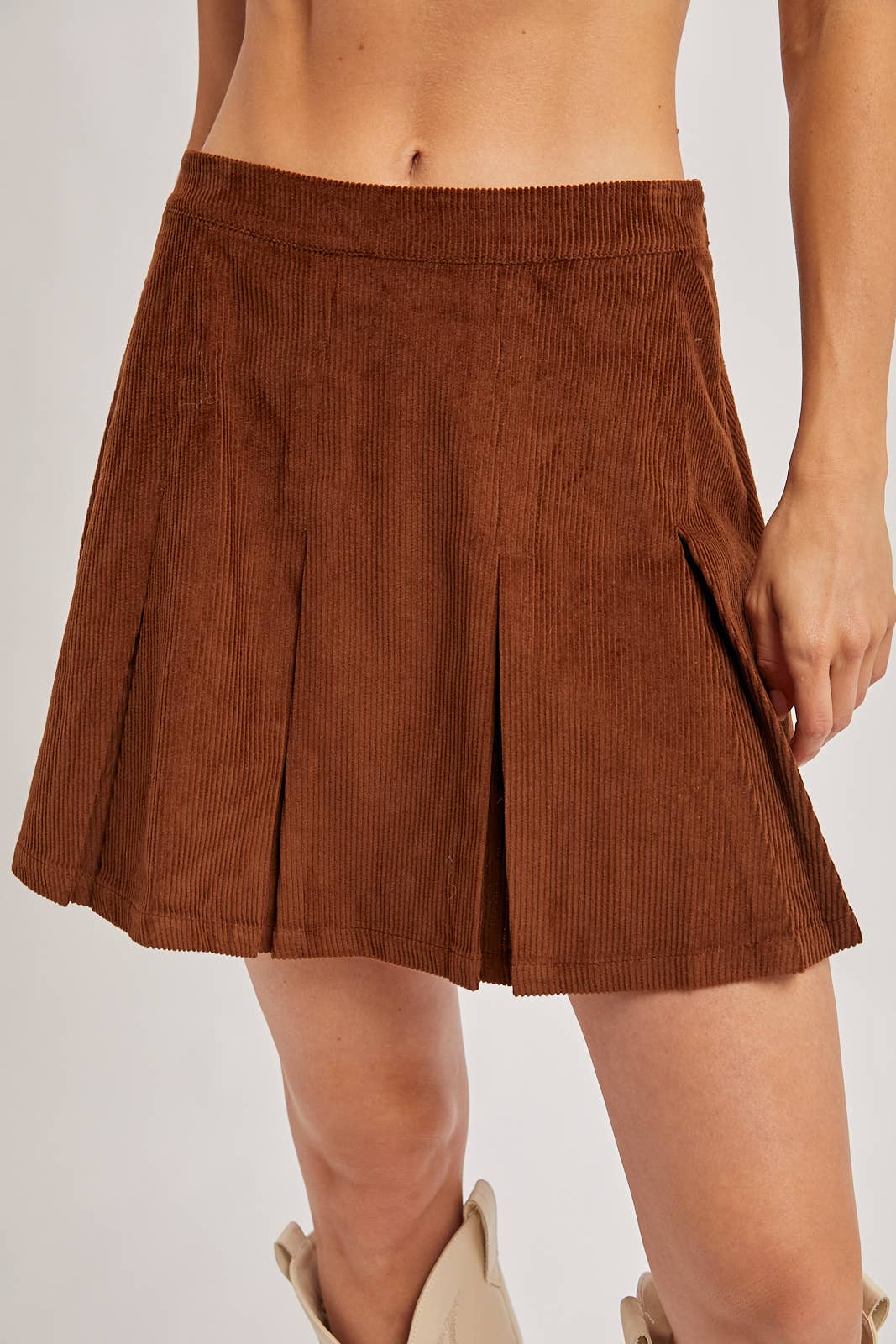 CORDUROY PLEATED MINI SKIRT: Brown