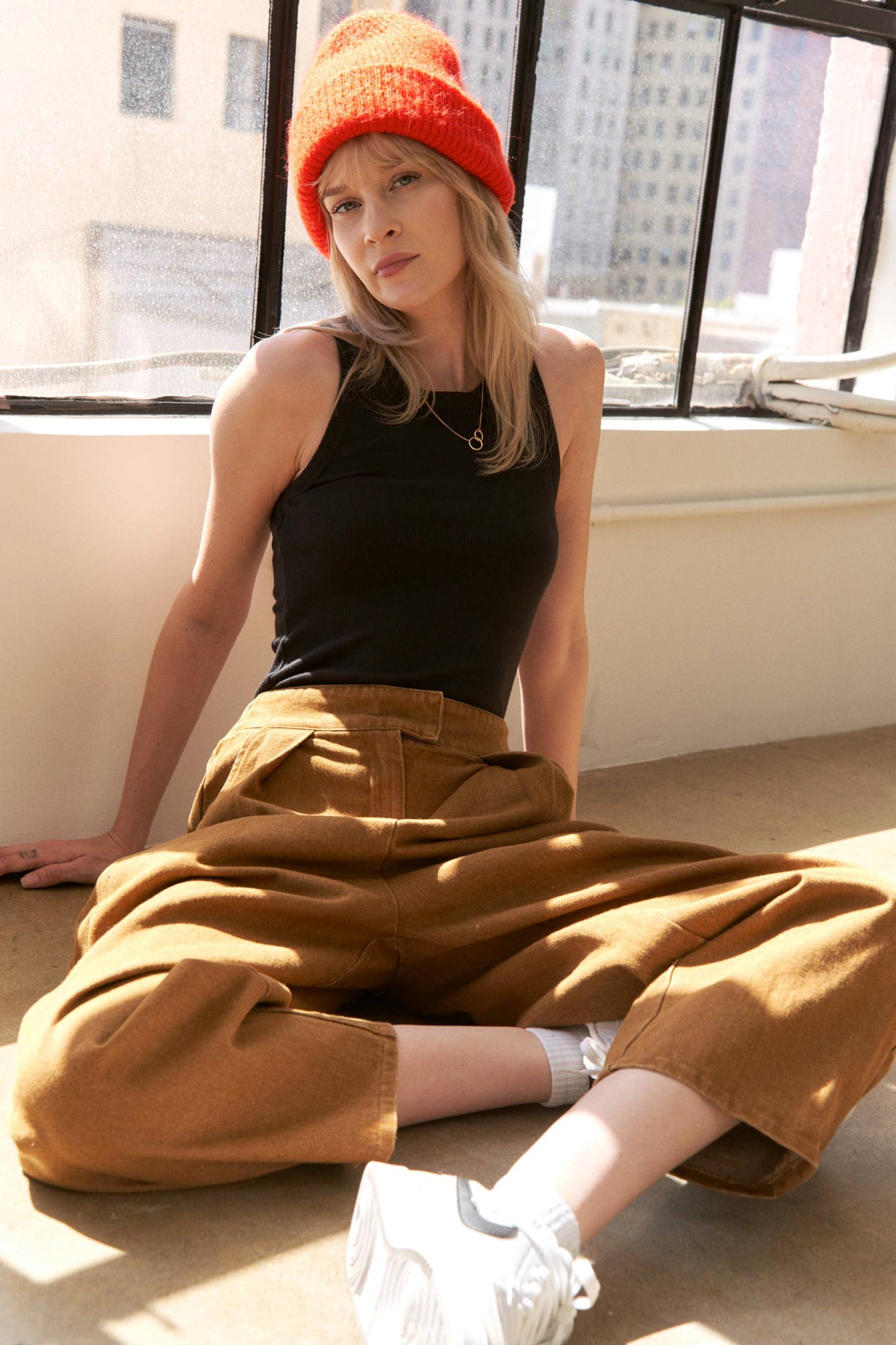 HIGH WAIST PLEATED BAGGY ANKLE LENGTH TROUSERS: MOCHA