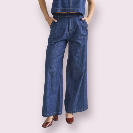 HIGH WAIST PLEATED WIDE LEG DENIM PANTS: DARK DENIM