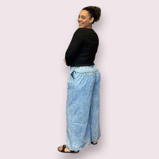 DENIM PLEATED RETRO HIGH-RISE WIDE LEG JEANS: LT.WASH
