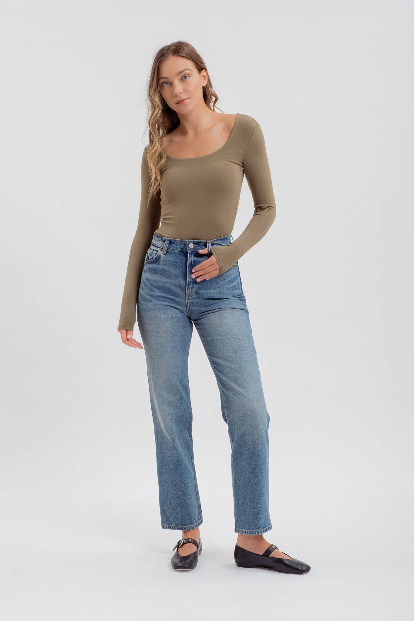 SEAMLESS SCOOP NECK LONG SLEEVE KNIT BODYSUIT: OLIVE