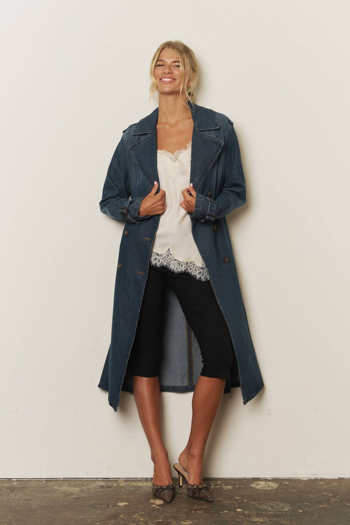NOTCH COLLAR DENIM TRENCH COAT: DENIM