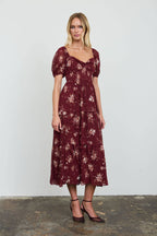 FLORAL SWEETHEART SMOCKED PUFF TIERED MIDI DRESS: BURGUNDY MULTI