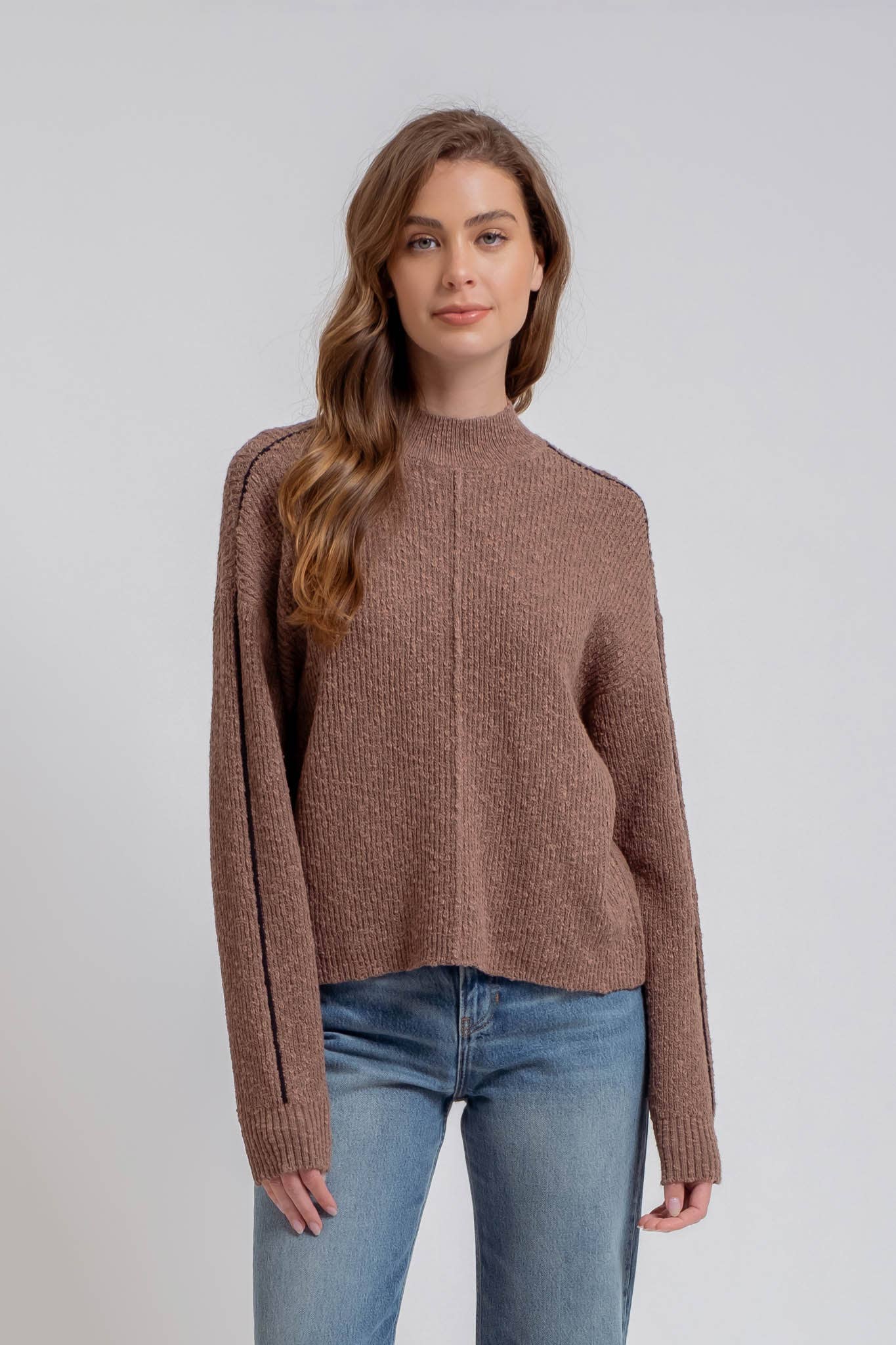 MOCK NECK CONTRAST SEAM SWEATER KNIT PULLOVER: MOCHA